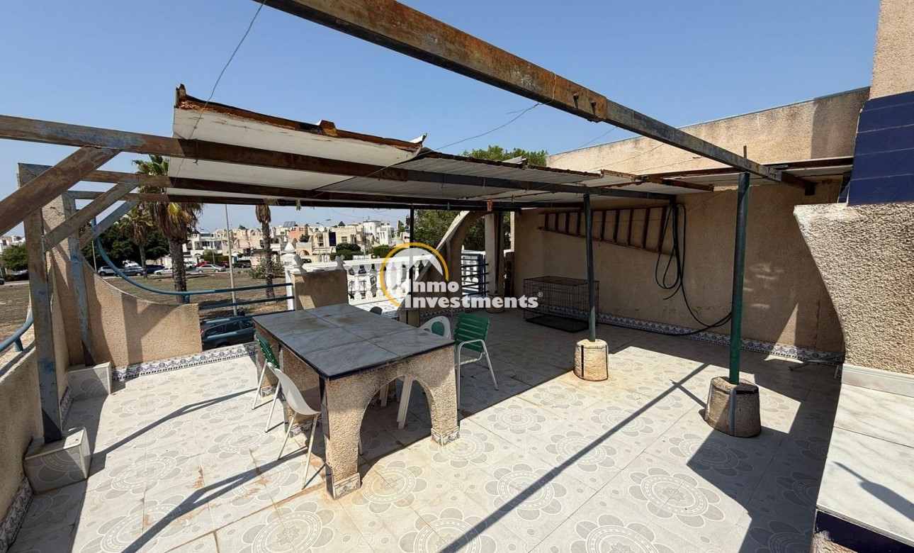 Reventa - Chalet adosado - Torrevieja