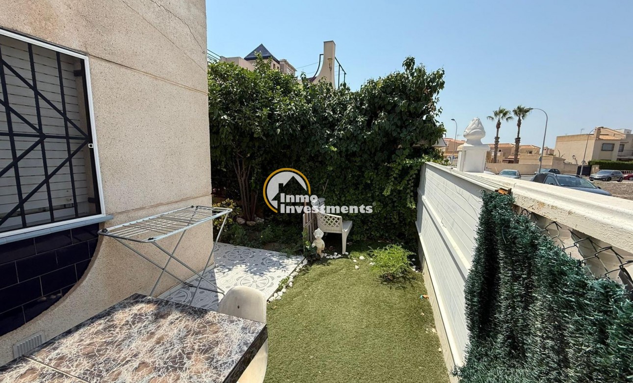 Reventa - Chalet adosado - Torrevieja