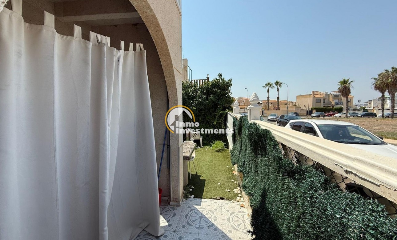 Reventa - Chalet adosado - Torrevieja