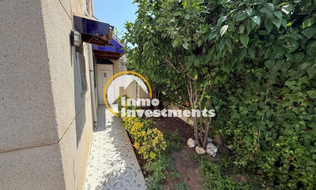 Reventa - Chalet adosado - Torrevieja