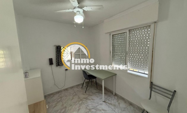 Reventa - Chalet adosado - Torrevieja