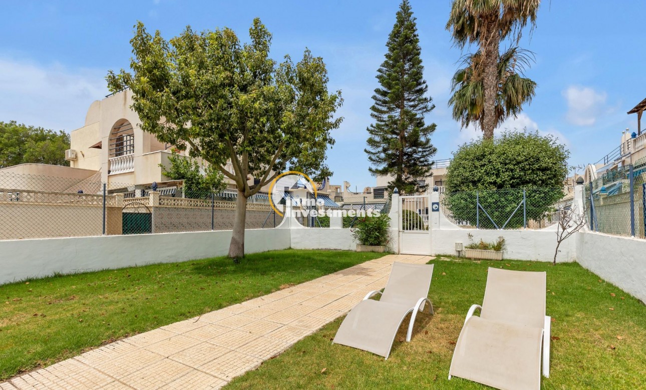 Reventa - Chalet adosado - Torrevieja