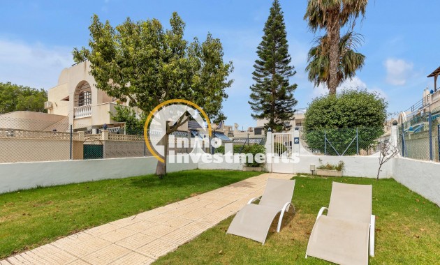 Reventa - Chalet adosado - Torrevieja