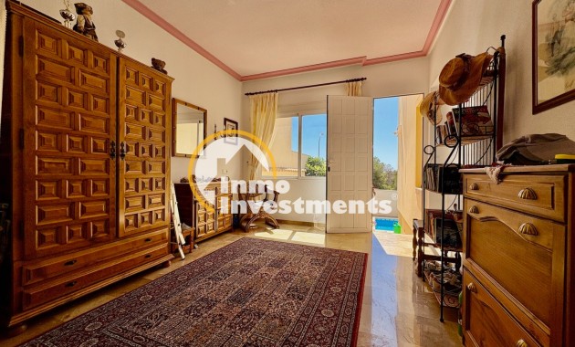 Resale - Villa - Orihuela Costa - Villamartin