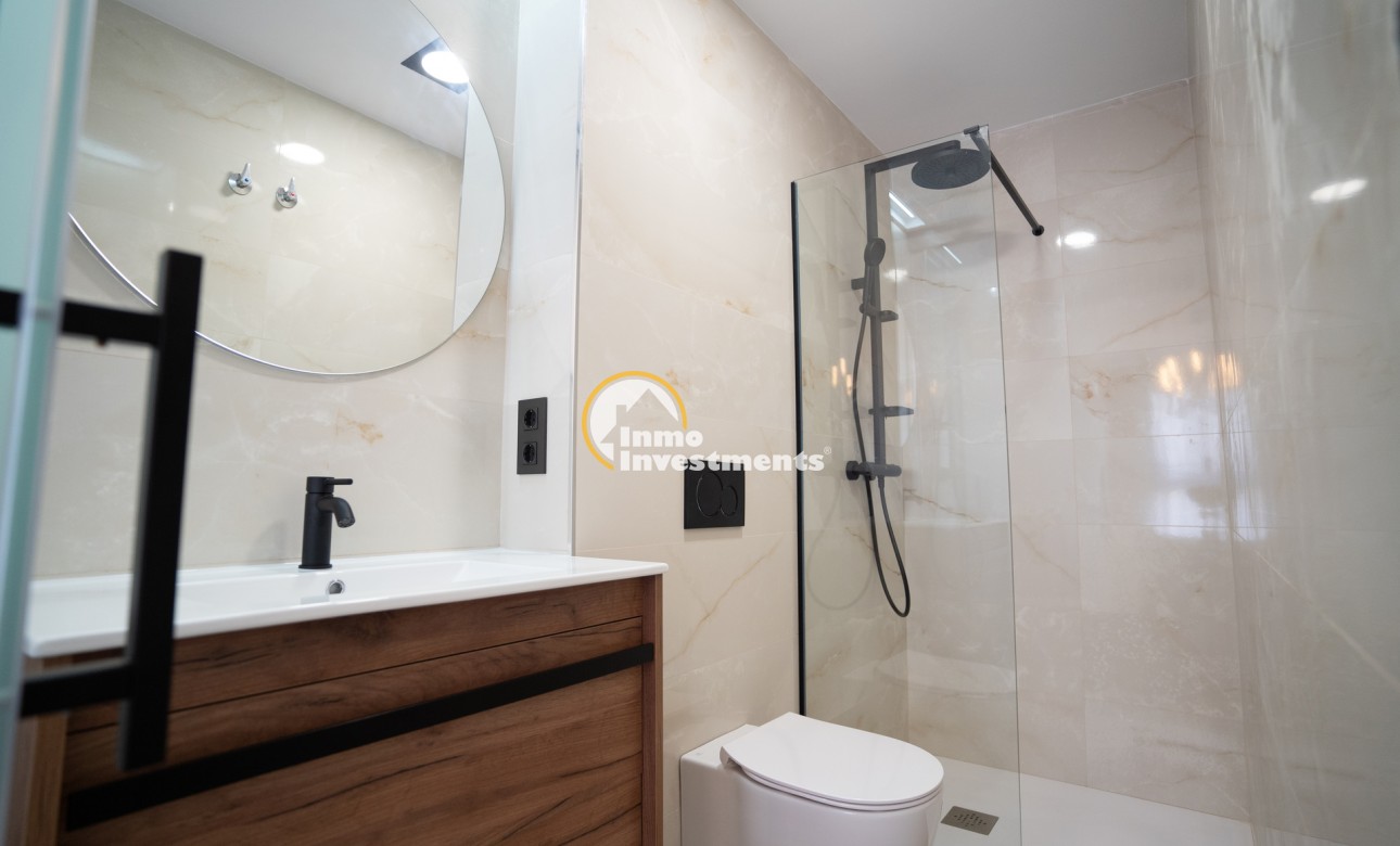 Obra nueva - Chalet adosado - Torrevieja