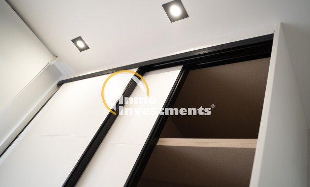 Obra nueva - Chalet adosado - Torrevieja