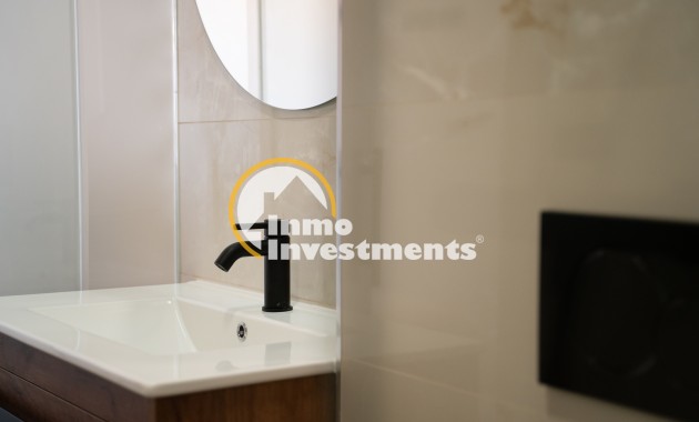 Obra nueva - Chalet adosado - Torrevieja