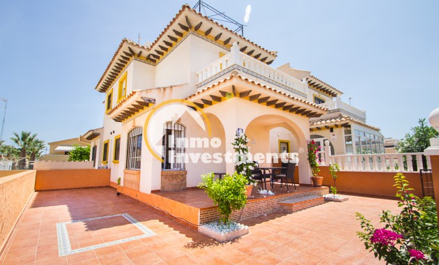 Villa for sale in Lomas de Cabo Roig, Costa Blanca, Spain