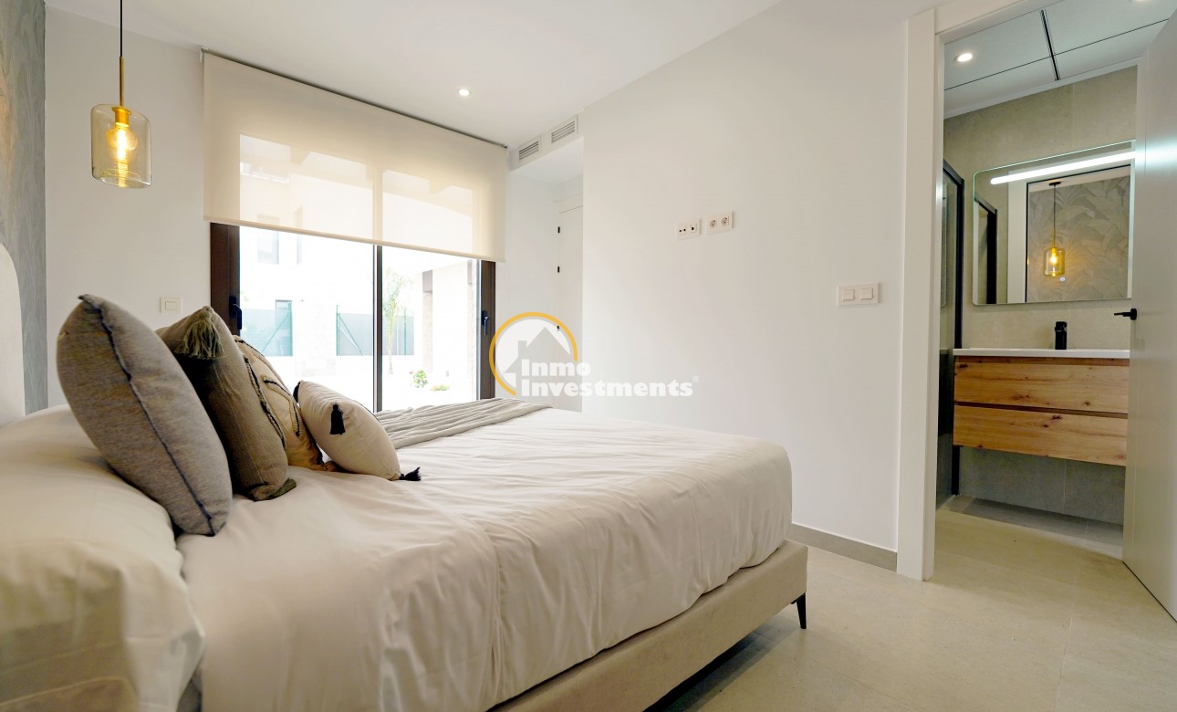 Obra nueva - Chalet adosado - Heredades