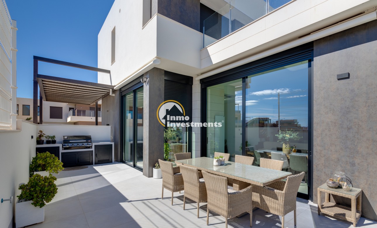 Obra nueva - Chalet independiente - Pilar de la Horadada