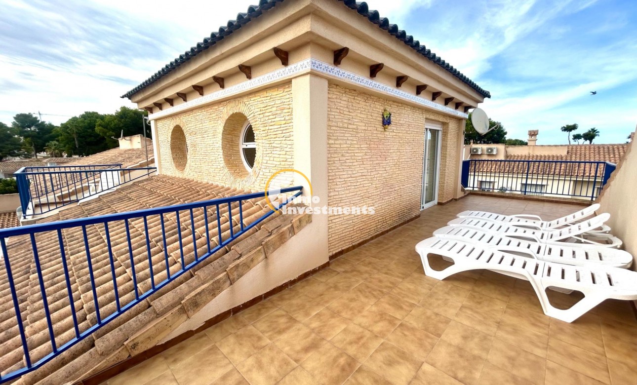 Reventa - Chalet independiente - Orihuela Costa - Campoamor