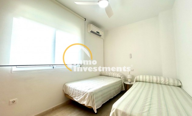 Reventa - Chalet independiente - Orihuela Costa - Campoamor