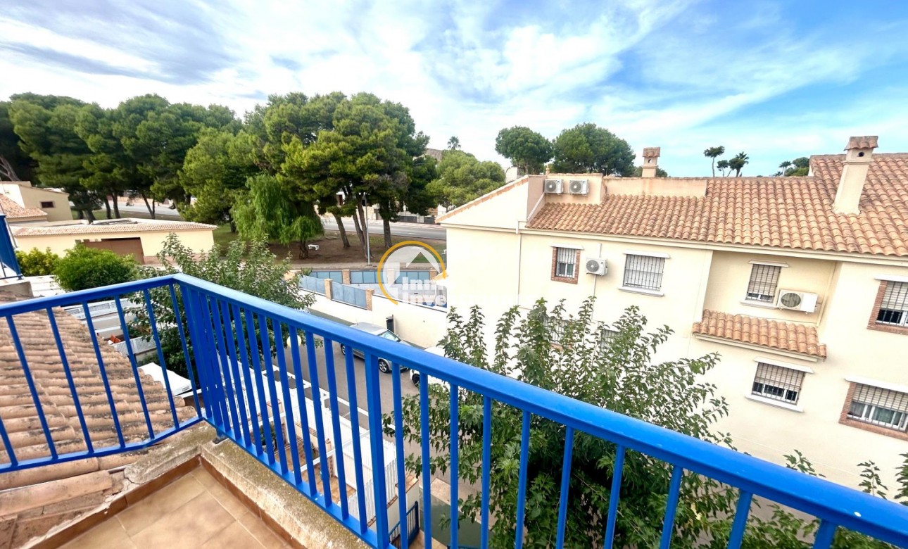 Reventa - Chalet independiente - Orihuela Costa - Campoamor