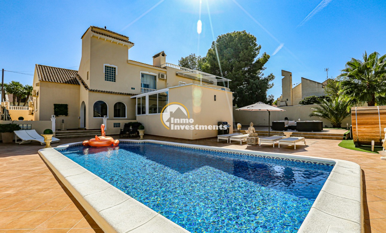 Resale - Villa - San Miguel de Salinas - Las Communicaciones