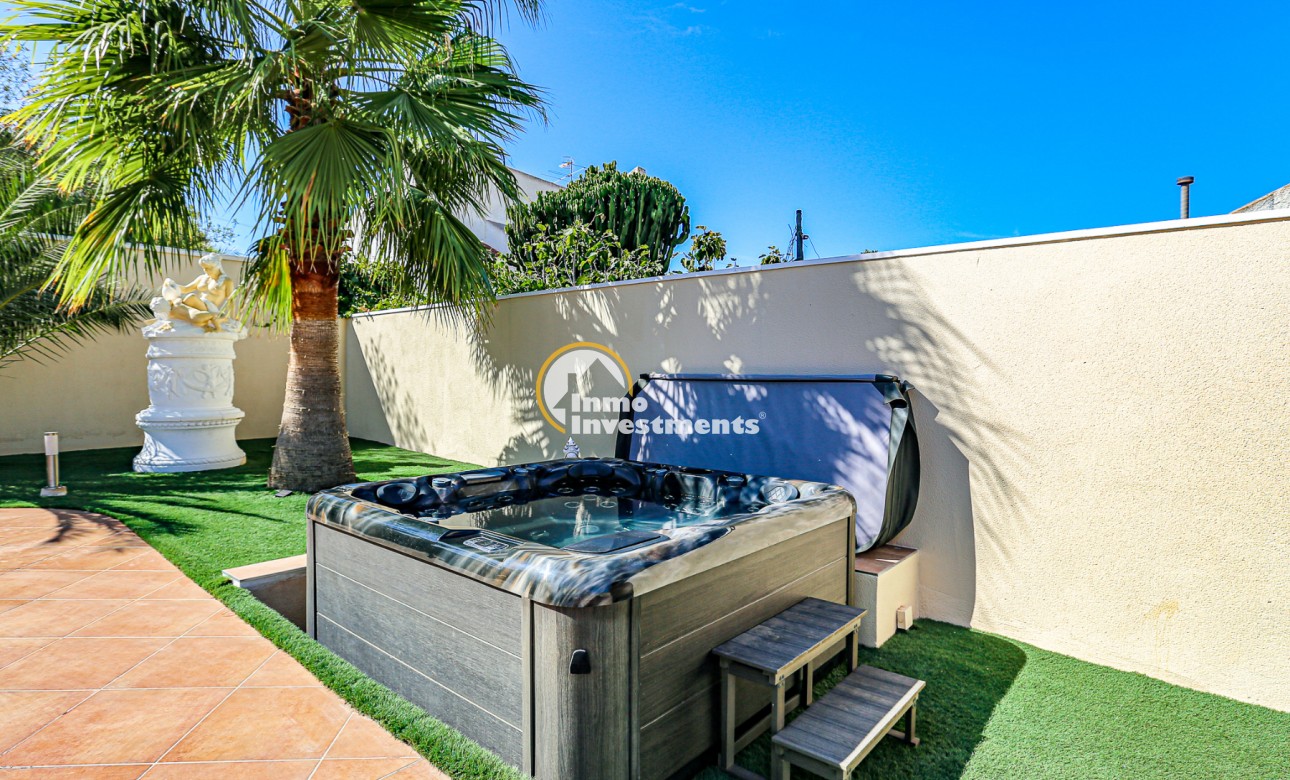 Resale - Villa - San Miguel de Salinas - Las Communicaciones