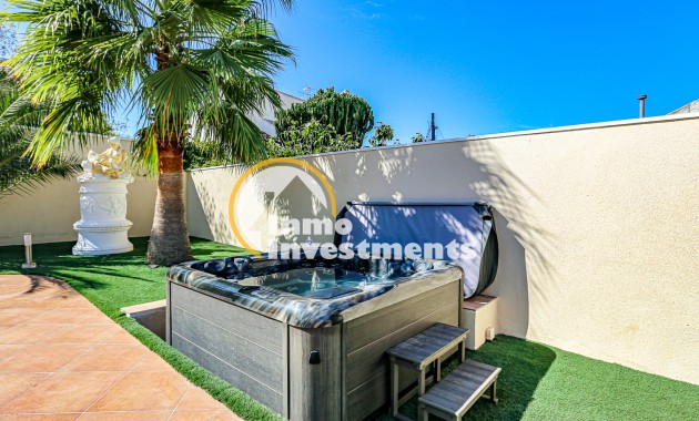 Resale - Villa - San Miguel de Salinas - Las Communicaciones