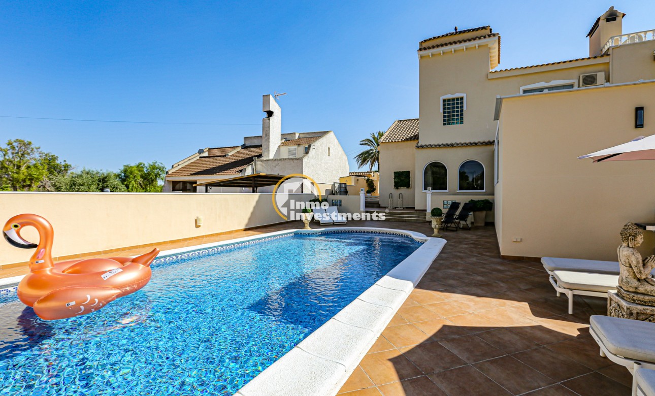 Resale - Villa - San Miguel de Salinas - Las Communicaciones