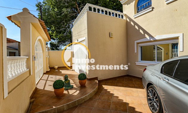 Resale - Villa - San Miguel de Salinas - Las Communicaciones