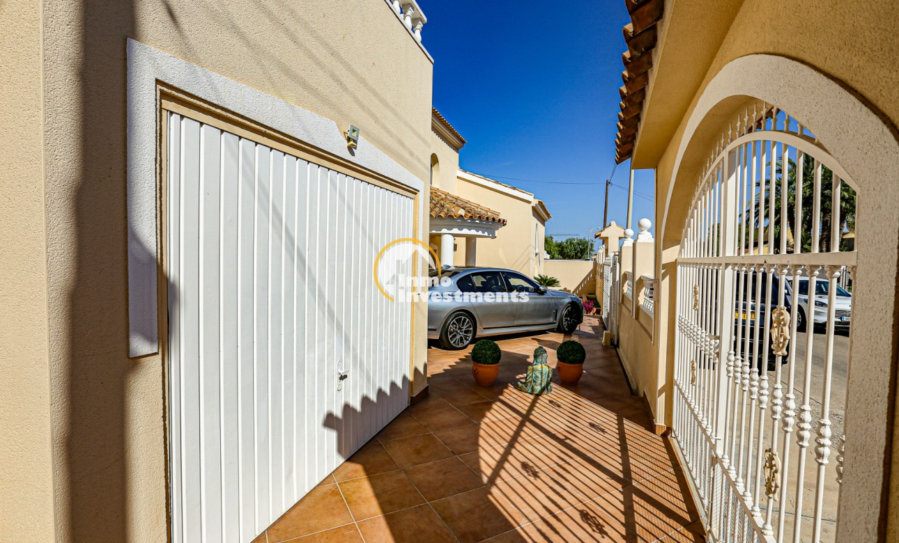 Resale - Villa - San Miguel de Salinas - Las Communicaciones