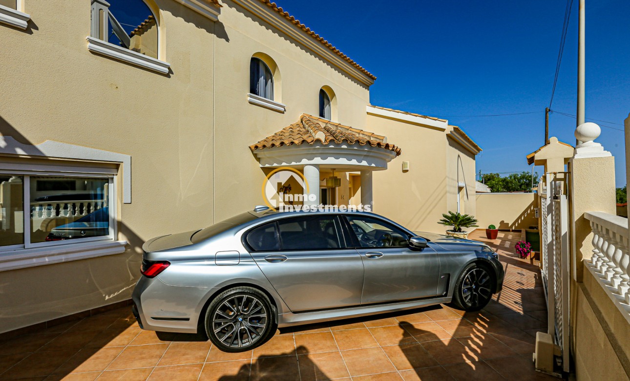 Resale - Villa - San Miguel de Salinas - Las Communicaciones