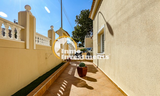 Resale - Villa - San Miguel de Salinas - Las Communicaciones