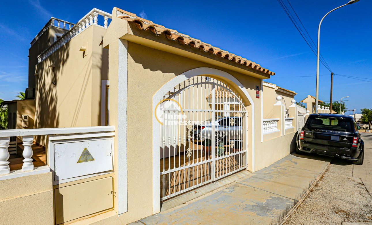 Resale - Villa - San Miguel de Salinas - Las Communicaciones