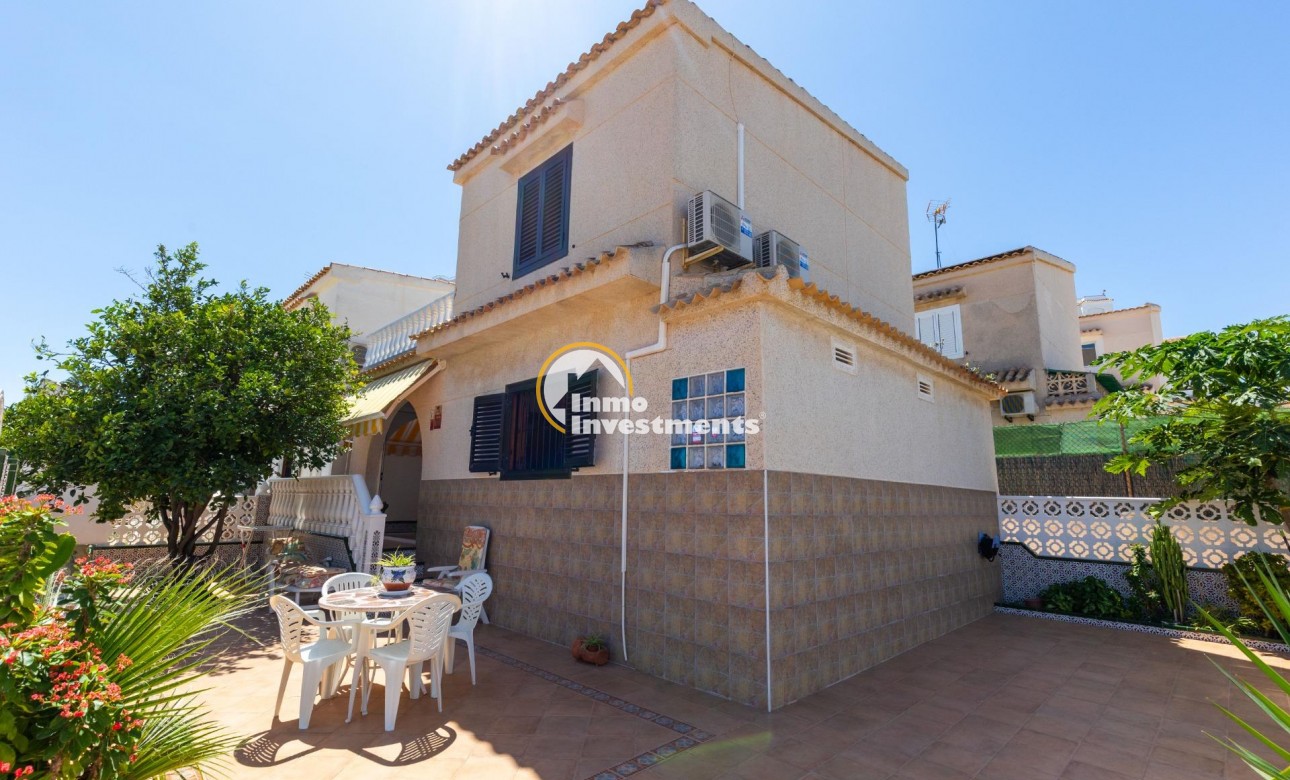 Reventa - Chalet independiente - Torrevieja