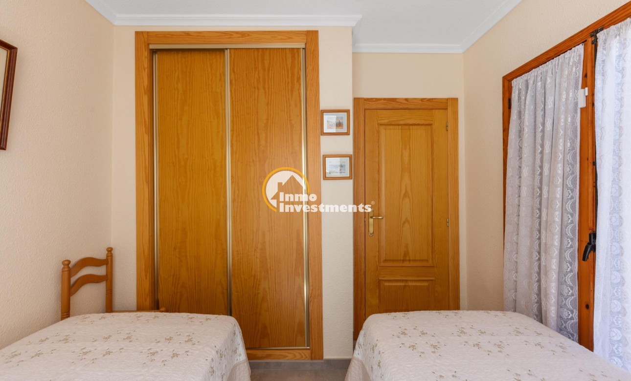 Reventa - Chalet independiente - Torrevieja