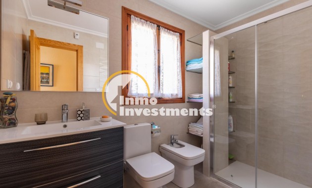 Reventa - Chalet independiente - Torrevieja