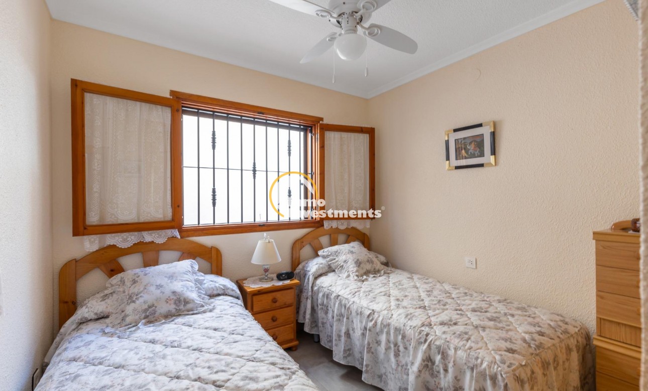 Reventa - Chalet independiente - Torrevieja