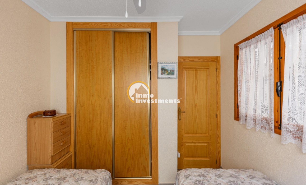 Reventa - Chalet independiente - Torrevieja