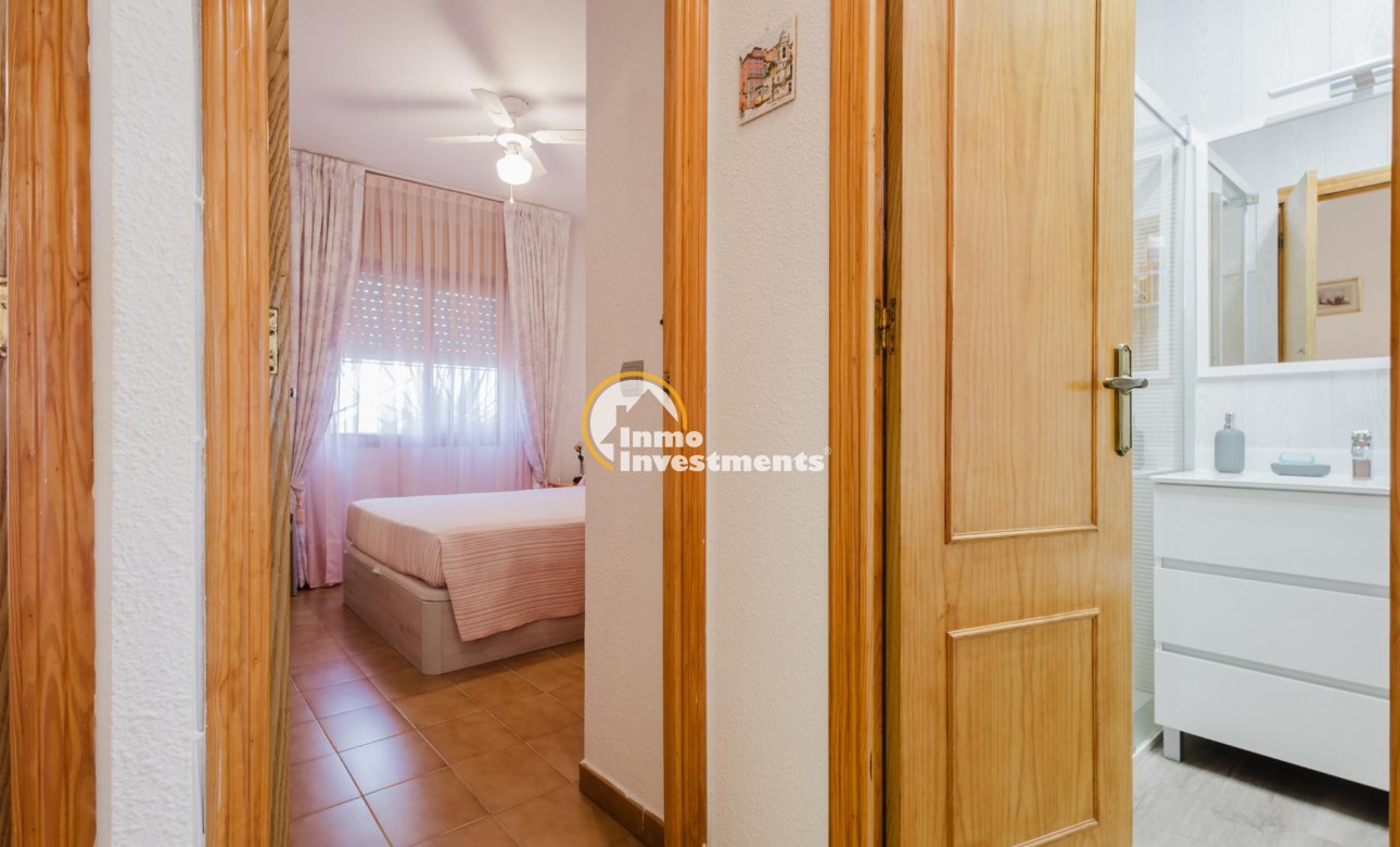 Resale - Bungalow - Torrevieja - Playa de los Naufragos