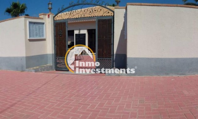 Resale - Bungalow - Torrevieja - Playa de los Naufragos