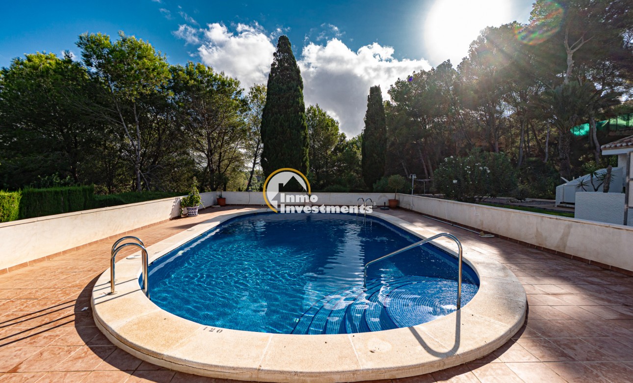 Resale - Apartment - Villamartin