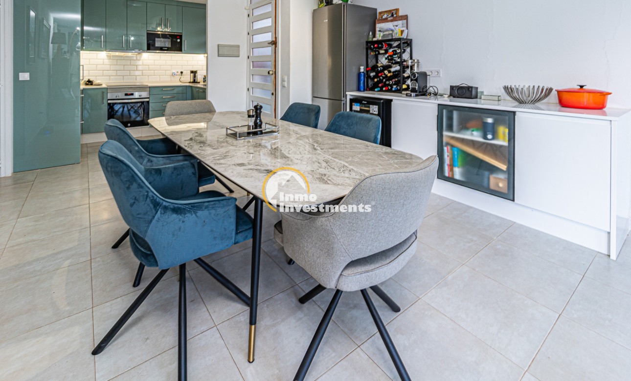 Resale - Apartment - Villamartin