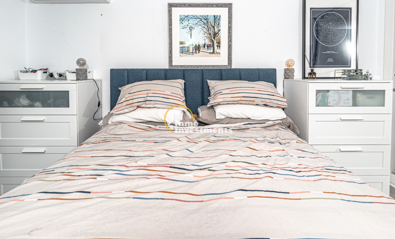 Resale - Apartment - Villamartin