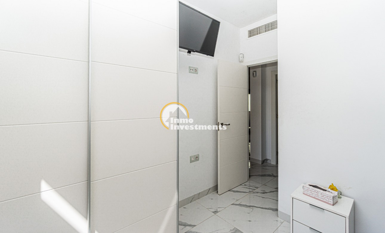 Resale - Apartment - Mil Palmeras - Beach