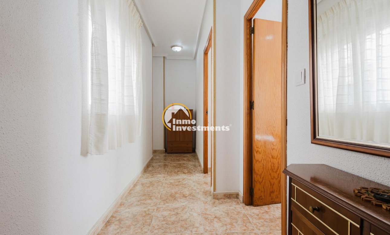 Resale - Apartment - Torrevieja - Playa de los Naufragos