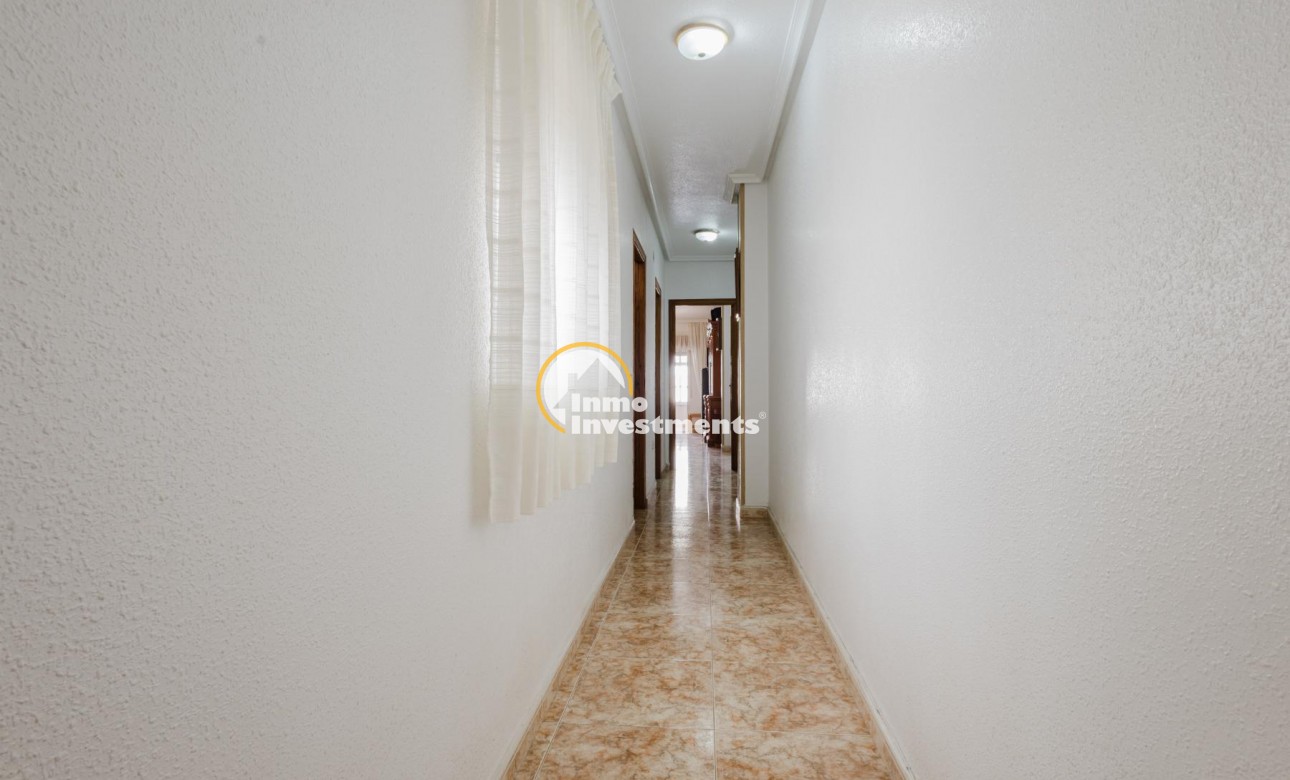 Resale - Apartment - Torrevieja - Playa de los Naufragos