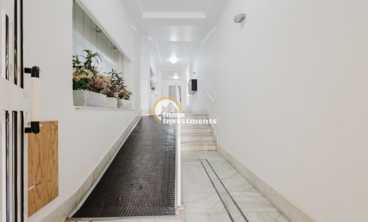 Resale - Apartment - Torrevieja - Playa de los Naufragos