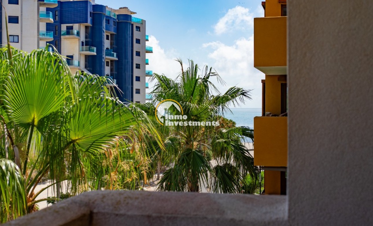Resale - Apartment - Punta Prima - Beachside
