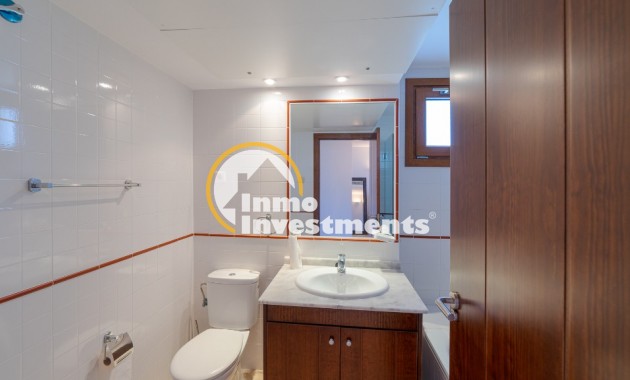 Resale - Apartment - Punta Prima - Beachside