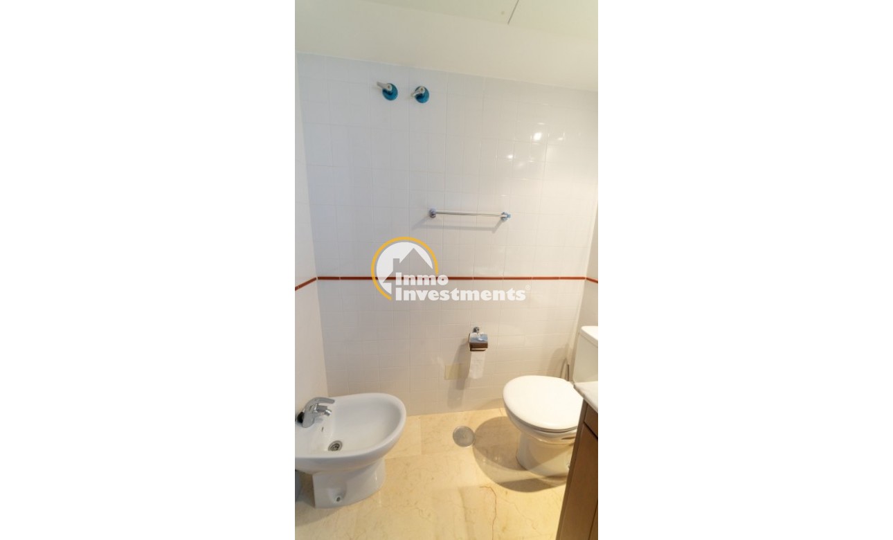 Resale - Apartment - Punta Prima - Beachside