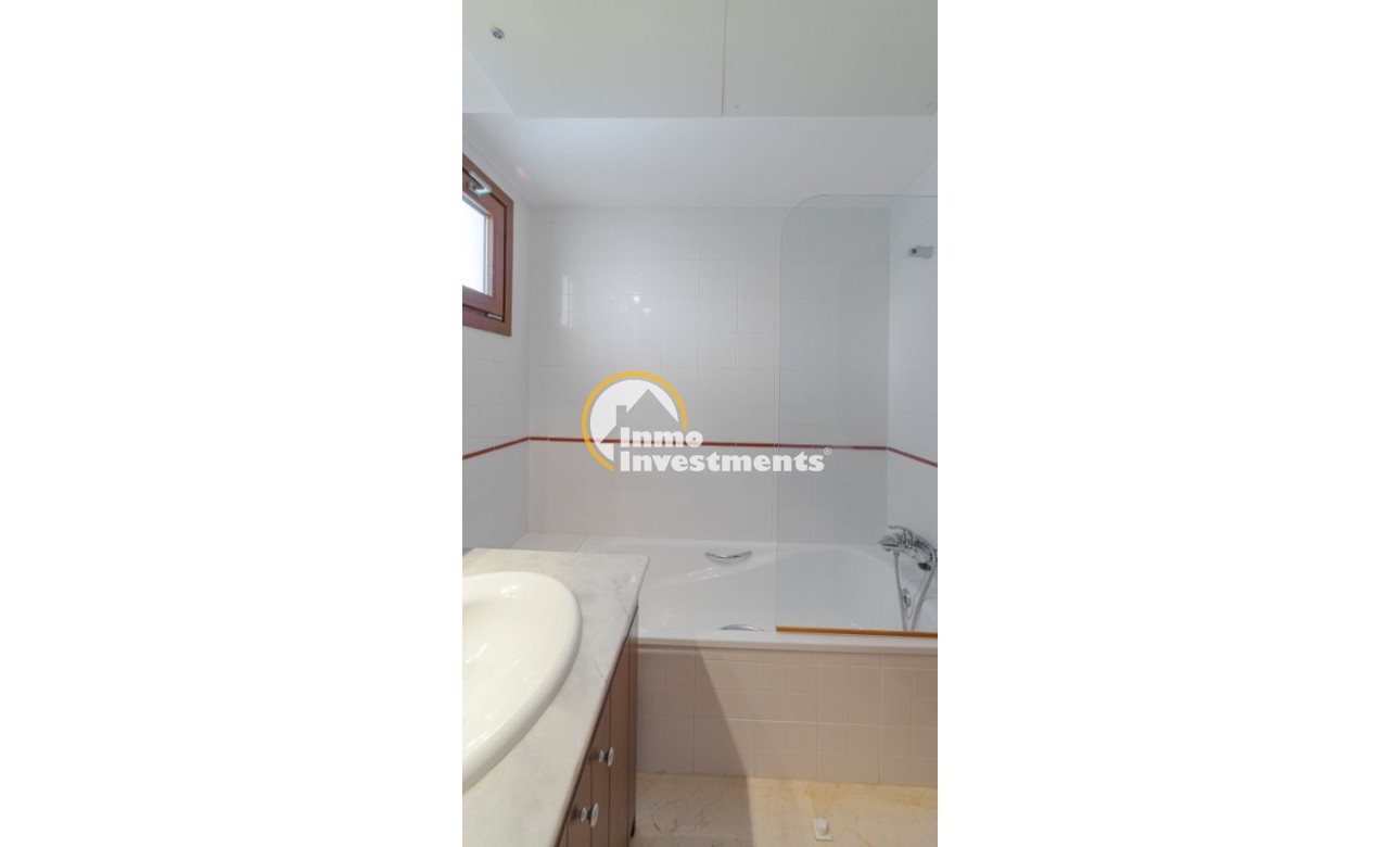 Resale - Apartment - Punta Prima - Beachside