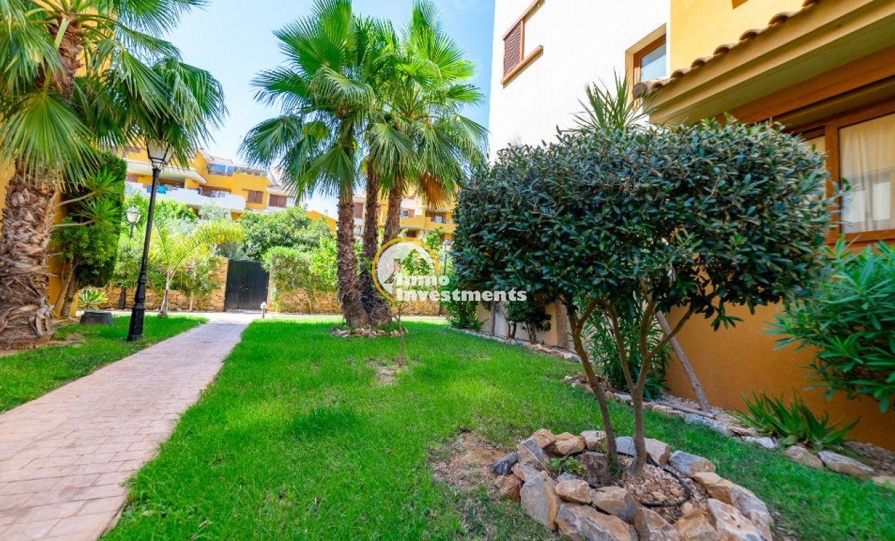 Resale - Apartment - Punta Prima - Beachside