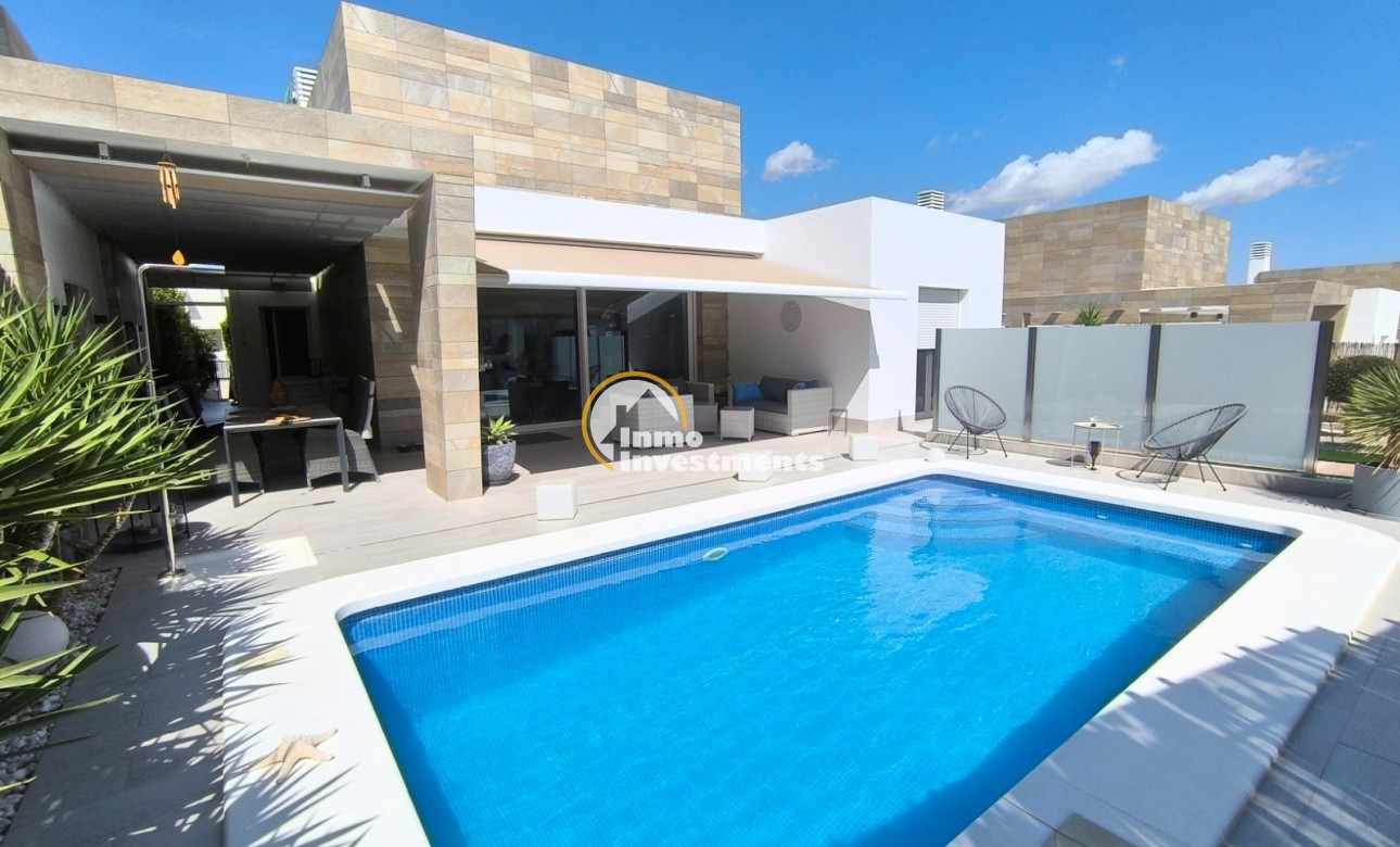 Resale - Villa - Algorfa - La Finca