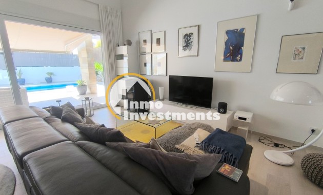 Resale - Villa - Algorfa - La Finca