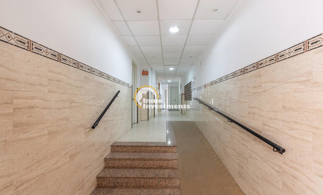 Resale - Apartment - Torrevieja - Centro