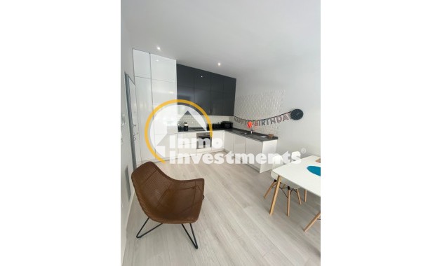 Resale - Apartment - Orihuela Costa - Villamartín