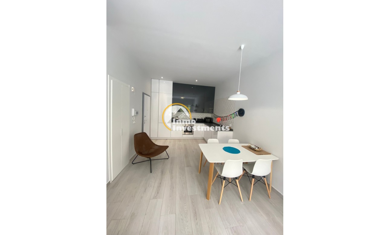 Resale - Apartment - Orihuela Costa - Villamartín